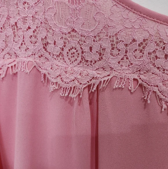 Chic Pink Lace Detail Blouse - Picture 3 of 10